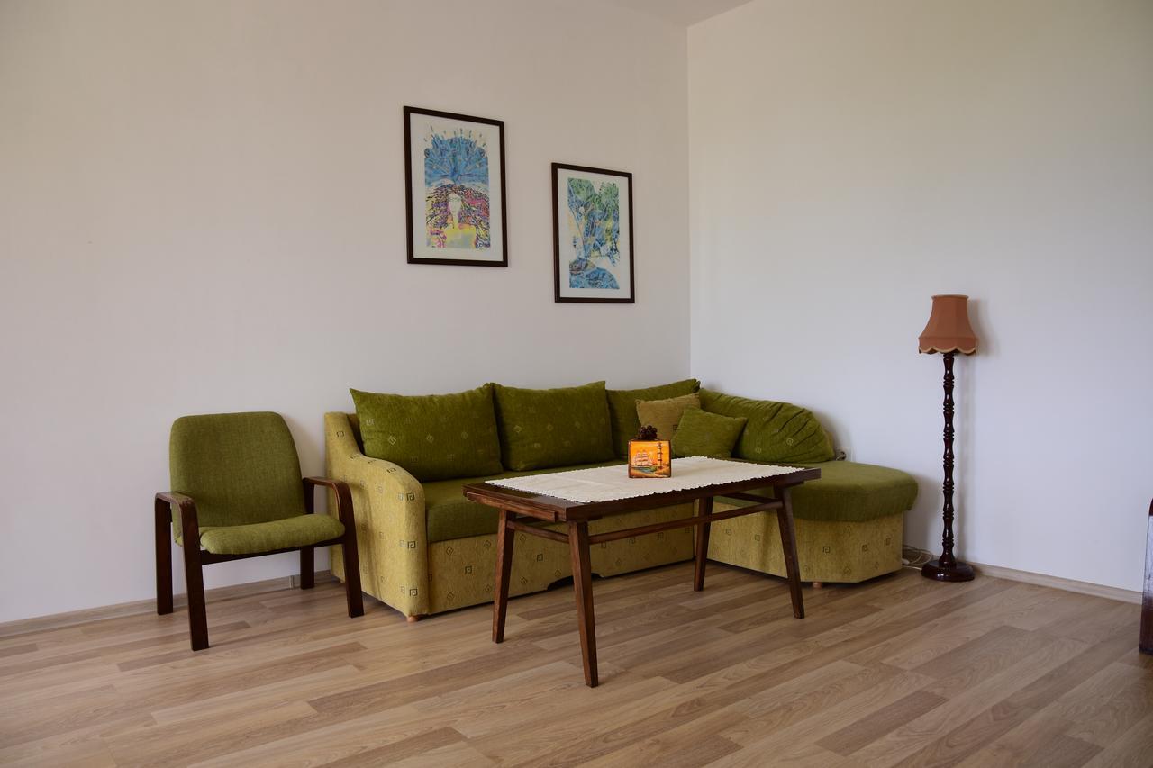 Guest Rooms Sea View Balchik Exterior photo